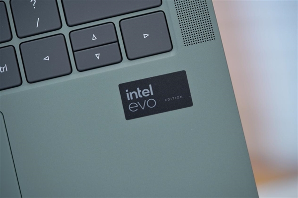 全球首發(fā)磁吸攝像頭！榮耀MagicBook Art 14圖賞