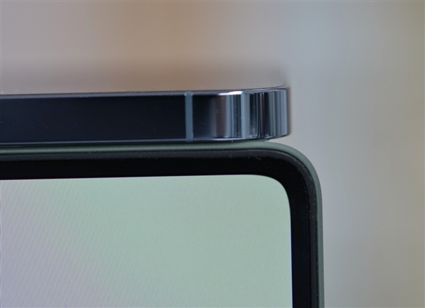 全球首發(fā)磁吸攝像頭！榮耀MagicBook Art 14圖賞