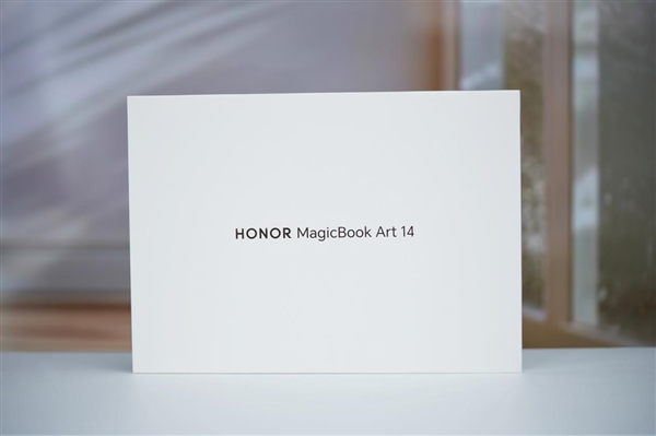 全球首發(fā)磁吸攝像頭！榮耀MagicBook Art 14圖賞