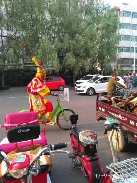 《黑神話》聯(lián)動(dòng)青桔單車(chē)引熱議：真是黑神話痛車(chē)！