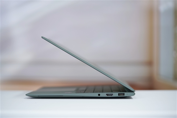 全球首發(fā)磁吸攝像頭！榮耀MagicBook Art 14圖賞