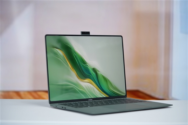 全球首發(fā)磁吸攝像頭！榮耀MagicBook Art 14圖賞