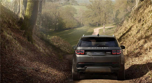 豪華品牌加持、標(biāo)配四驅(qū)！2025款發(fā)現(xiàn)運(yùn)動(dòng)版上市：售38.83萬(wàn)起