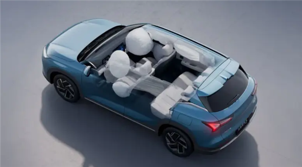 五菱首款雙動(dòng)力新能源SUV星光S配置公布：搭載零自燃神煉電池