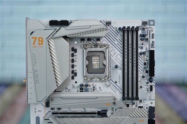 支持i9-14900K！七彩虹VCN Z790D5 ARK FROZEN方舟主板圖賞