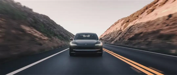 馬斯克嘮硬嗑 市值沒了4000億