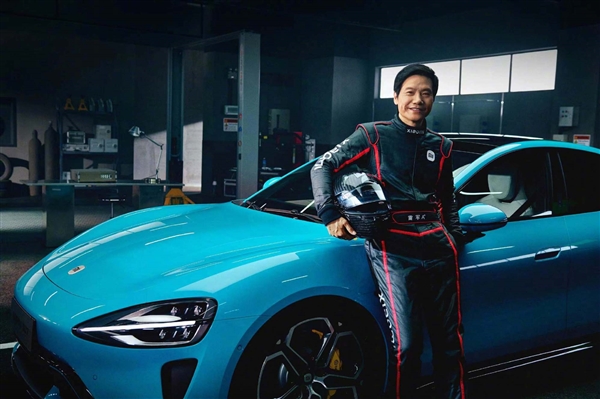 雷軍否認開SU7漂移視頻找替身：100%是我漂的 練得教練快吐了