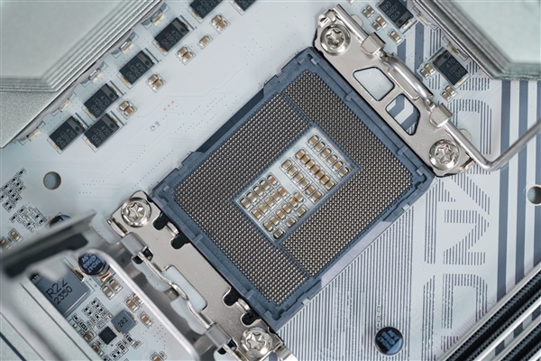 支持i9-14900K！七彩虹VCN Z790D5 ARK FROZEN方舟主板圖賞