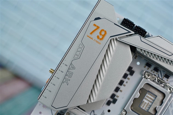 支持i9-14900K！七彩虹VCN Z790D5 ARK FROZEN方舟主板圖賞