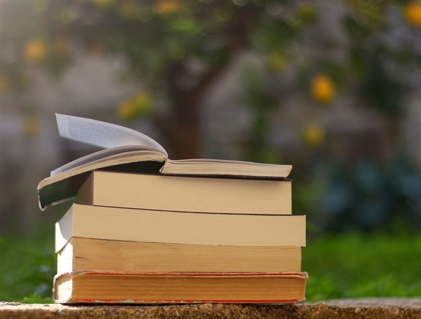 準(zhǔn)大一學(xué)生的暑假賬單難倒家長：電腦要4500 手機(jī)要6000