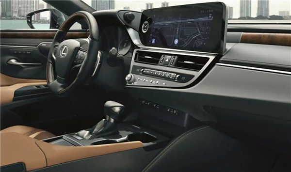 29.99萬元 雷克薩斯ES入門版本上市：依舊配2.0L發(fā)動(dòng)機(jī)
