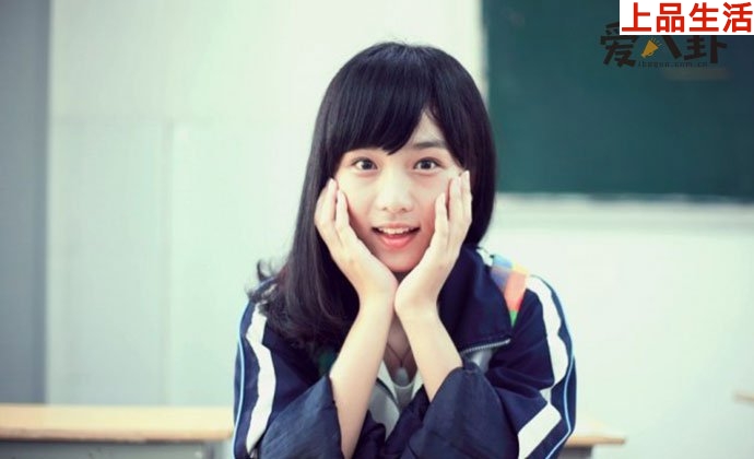 蔡卓音因校服照爆紅網(wǎng)絡(luò)