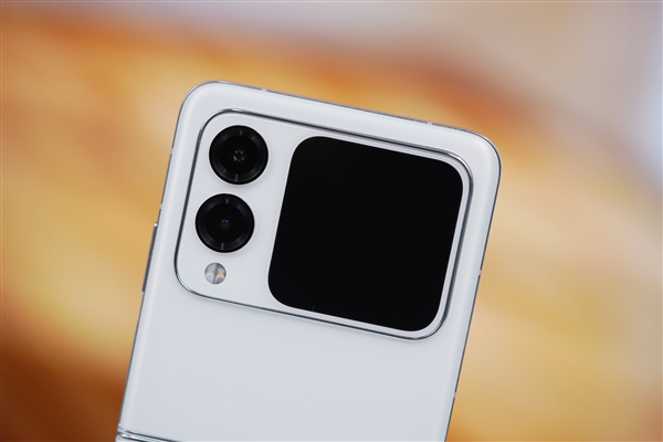 華為首款nova小折疊！nova Flip圖賞