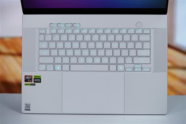 LED光線矩陣吸睛！ROG幻16 Air銳龍AI版圖賞