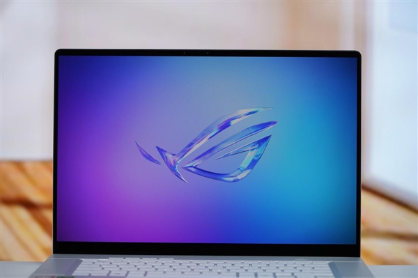 LED光線矩陣吸睛！ROG幻16 Air銳龍AI版圖賞