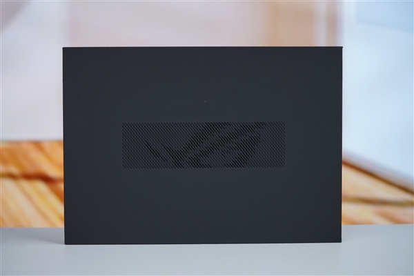 LED光線矩陣吸睛！ROG幻16 Air銳龍AI版圖賞