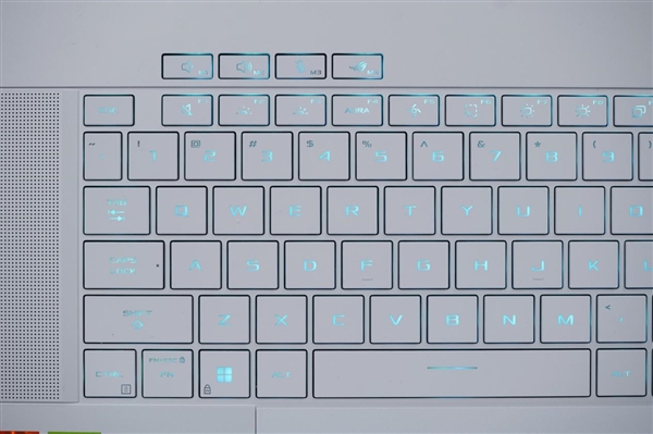 LED光線矩陣吸睛！ROG幻16 Air銳龍AI版圖賞