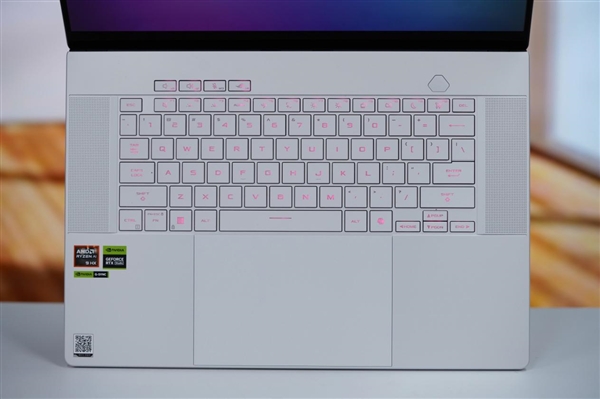 LED光線矩陣吸睛！ROG幻16 Air銳龍AI版圖賞