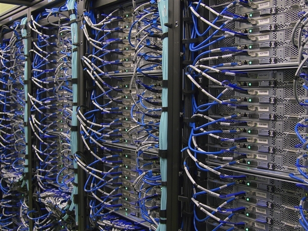 國內(nèi)大智算中心8月30日投用：共1.8萬張AI加速卡 算力6.6EFLOPS