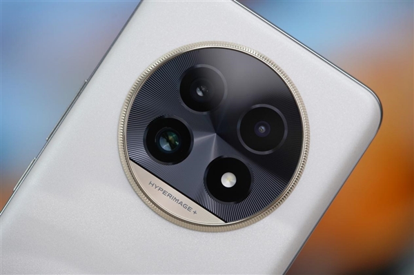 首發(fā)全新索尼超光影潛望長焦！真我13 Pro+圖賞