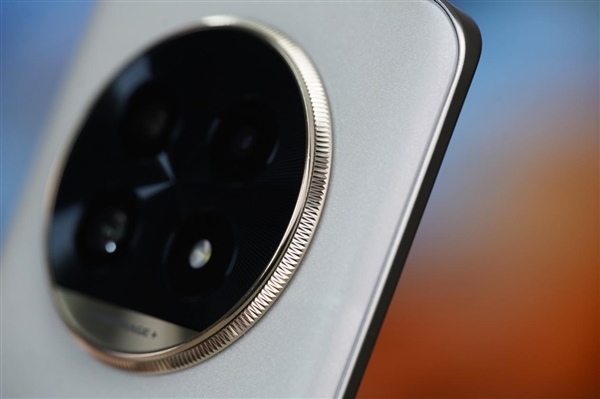 首發(fā)全新索尼超光影潛望長焦！真我13 Pro+圖賞