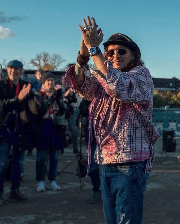 阿莫多瓦新作亮相威尼斯