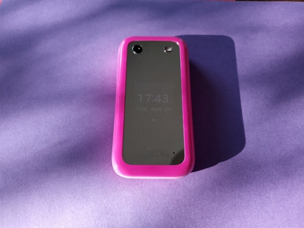 919元！HMD Barbie芭比聯(lián)名翻蓋機(jī)發(fā)布：粉色機(jī)身少女心爆棚