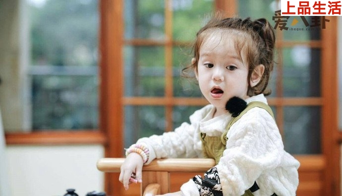 周嘉誠為什么這么紅