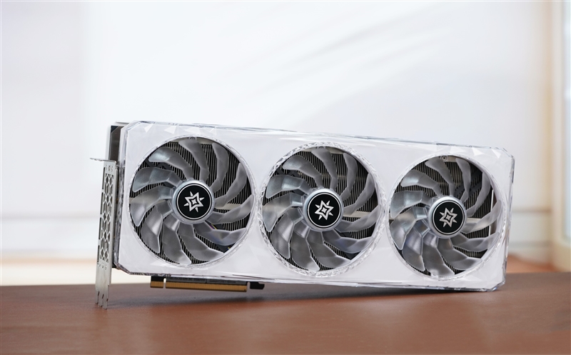 高顏值下游戲生產(chǎn)力全能！影馳RTX 4090D星曜顯卡評(píng)測(cè)：4K畫(huà)質(zhì)全開(kāi)通殺