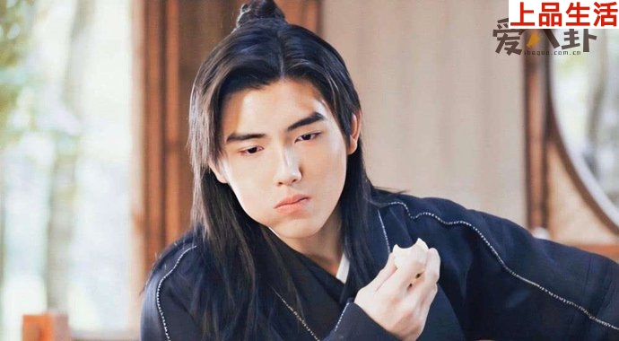 陳飛宇羅云熙疑似鏡頭前刻意賣腐