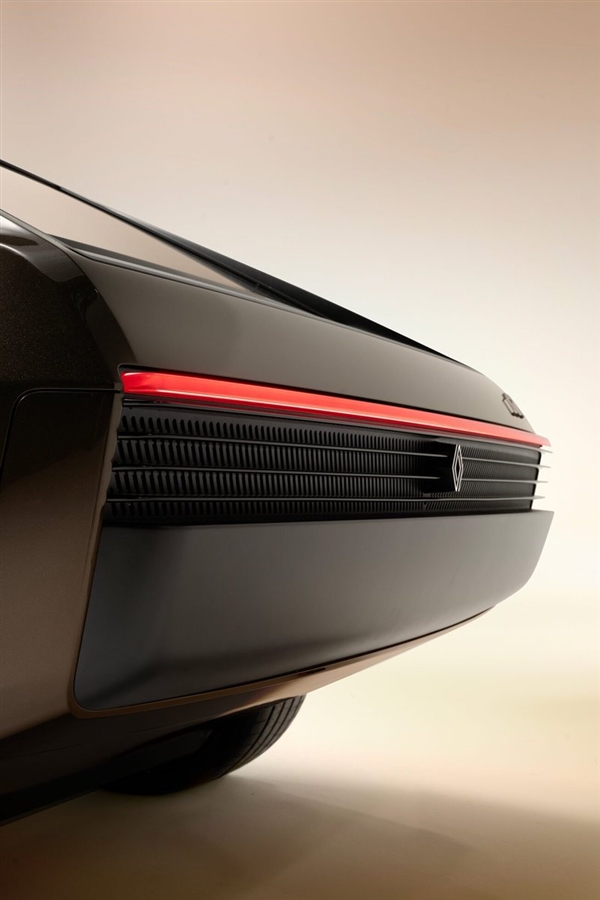 雷諾全新復(fù)古電動(dòng)概念車R17公布：設(shè)計(jì)來(lái)自1971年