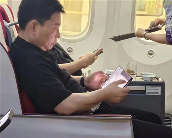 蘋果16登場后！華為三折疊屏新機準備就緒：下午亮相、近330萬人預約