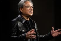 網(wǎng)友偶遇黃仁勛：美國(guó)海底撈“兼職”甩面