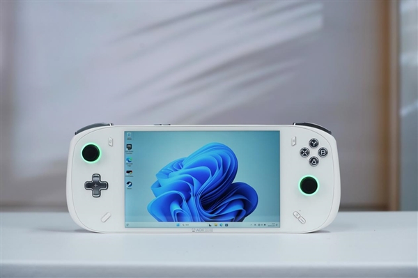 全球第二款酷睿Ultra掌機！AOKZOE A2 Ultra圖賞