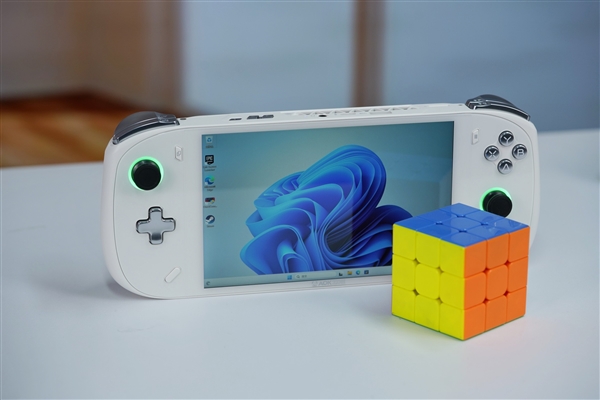 全球第二款酷睿Ultra掌機！AOKZOE A2 Ultra圖賞