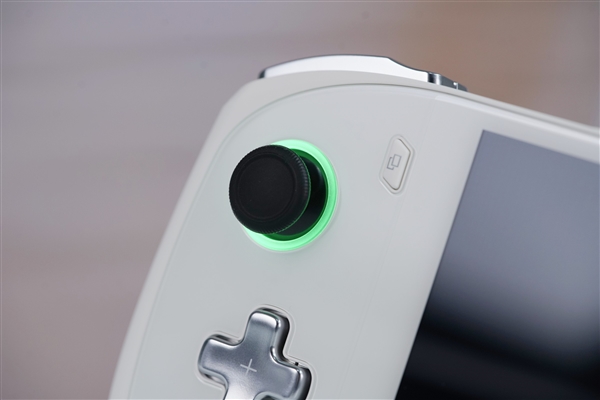 全球第二款酷睿Ultra掌機！AOKZOE A2 Ultra圖賞