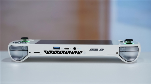 全球第二款酷睿Ultra掌機！AOKZOE A2 Ultra圖賞