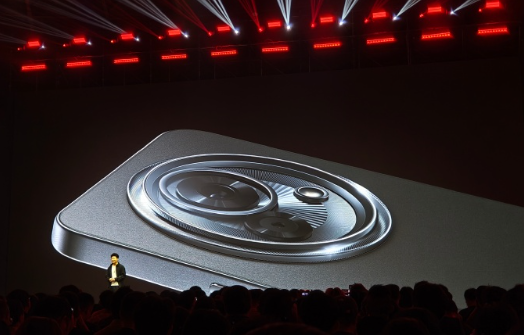 魅族Lucky 08亮相：星軌科技美學(xué)設(shè)計(jì)、1.75mm四等邊屏幕