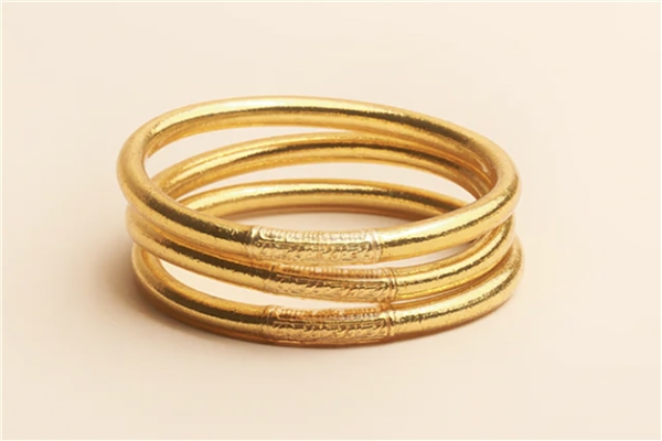 路人撿金手鐲后扔掉：被判賠償1萬6