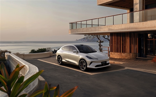 智己汽車(chē)高管：現(xiàn)在智駕智艙都做得好的 只有我們和華為