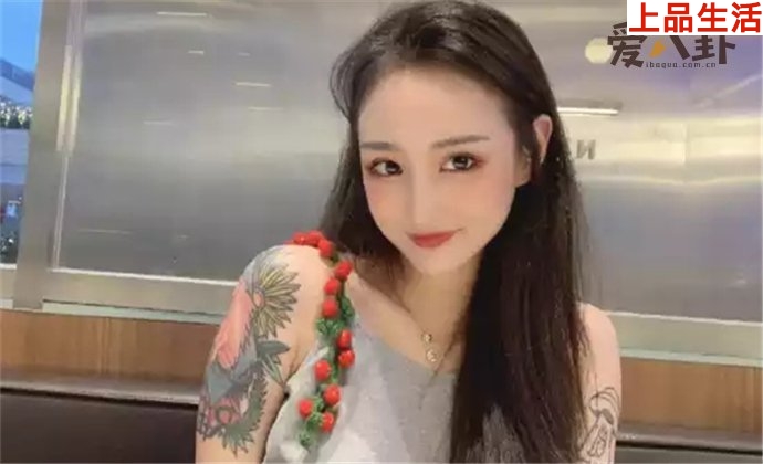 簡(jiǎn)自豪的女友奧咪咪