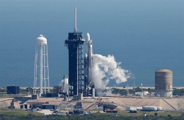 美國(guó)航天局發(fā)射“歐羅巴快船”探測(cè)器：探索木衛(wèi)二生命生存條件