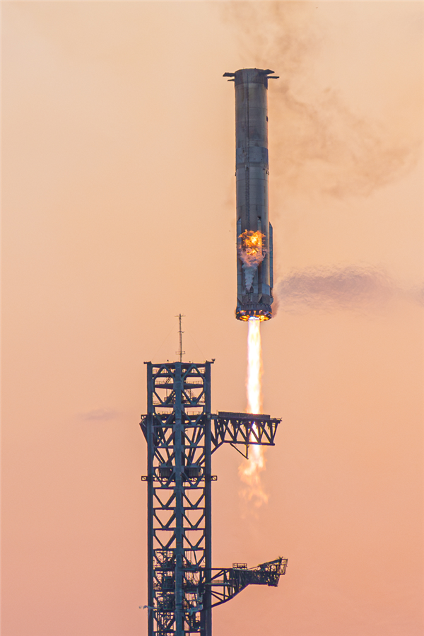 星艦第五飛非官方美圖合集：可以換壁紙、頭像了！