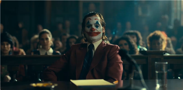R級電影未成年謹慎觀看！《小丑2：雙重妄想》今日內(nèi)地上映：菲尼克斯、Lad Gaga主演