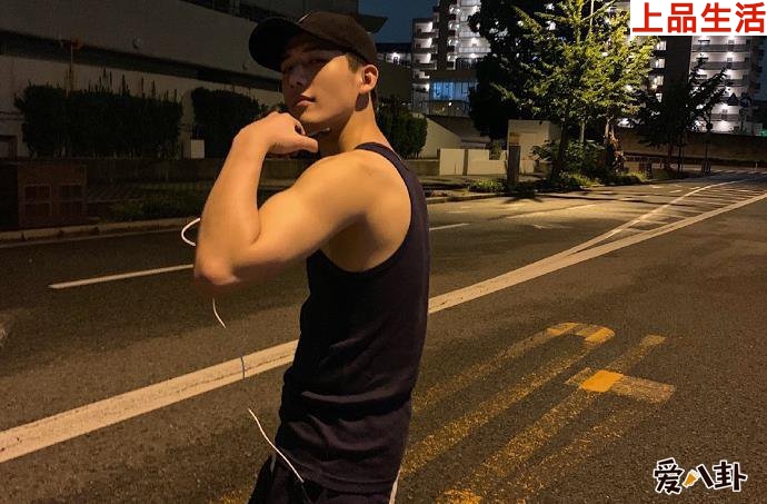 傳媒大學(xué)校草王安宇資料