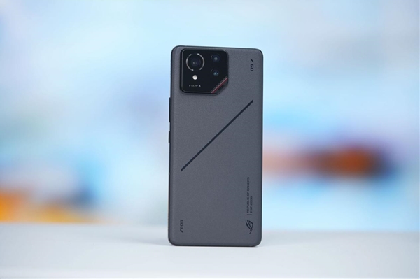 行業(yè)首發(fā)185Hz高刷新率！ROG游戲手機9 Pro圖賞