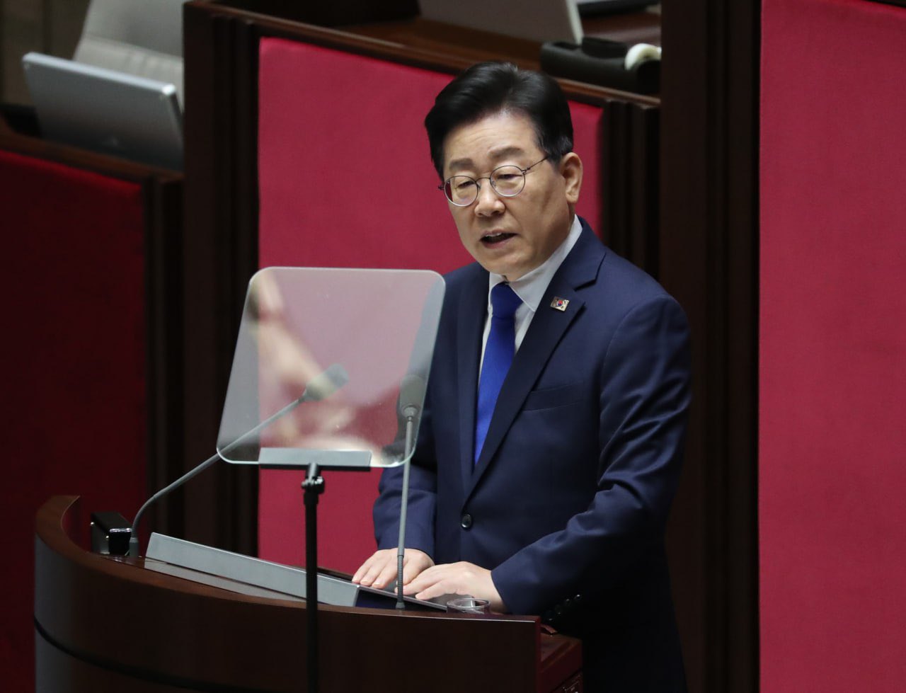 李在明挑戰(zhàn)韓國(guó)總統(tǒng)的這460天：絕食抗議，對(duì)抗戒嚴(yán)，官司纏身