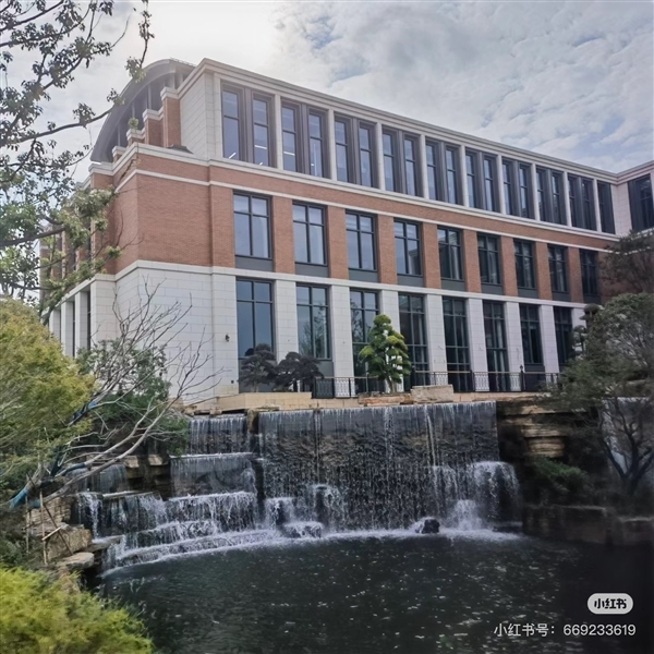 華為全球大練秋湖研發(fā)中心啟用 上海打通員工通勤后一公里