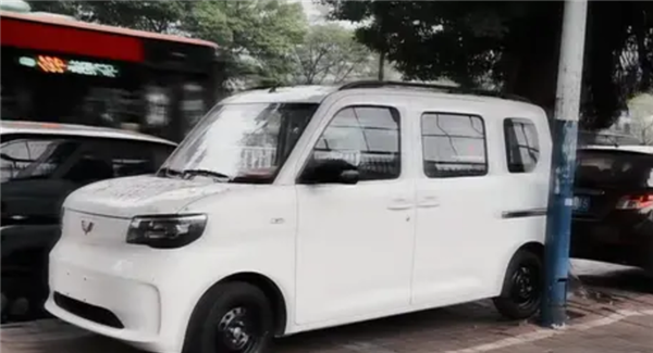 中國人自己的K-car！全新五菱之光EV亮相街頭：預(yù)計明年上市開售