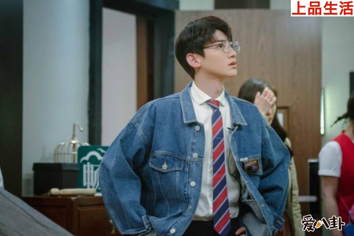 白敬亭哪個經(jīng)紀公司的